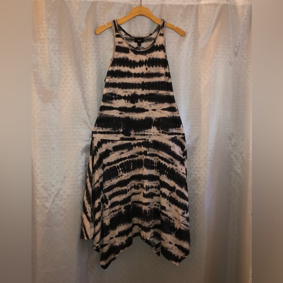 Mossimo Trading tie-dye sundress with uneven hem. Size Medium - Picture 5 of 5
